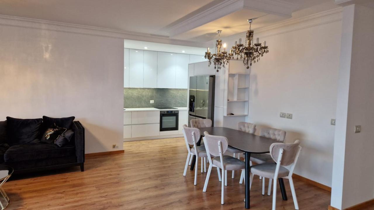 Pirro Luxury Apartment ساراندا المظهر الخارجي الصورة