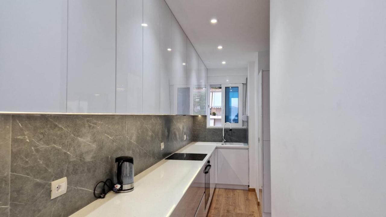 Pirro Luxury Apartment ساراندا المظهر الخارجي الصورة